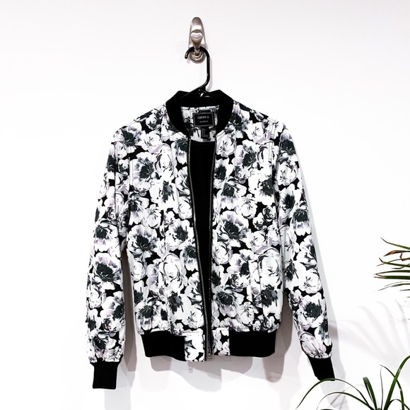 Forever 21 Jackets & Blazers - 🖤💙F21 Floral Bomber Jacket White Blue Black 🖤💙